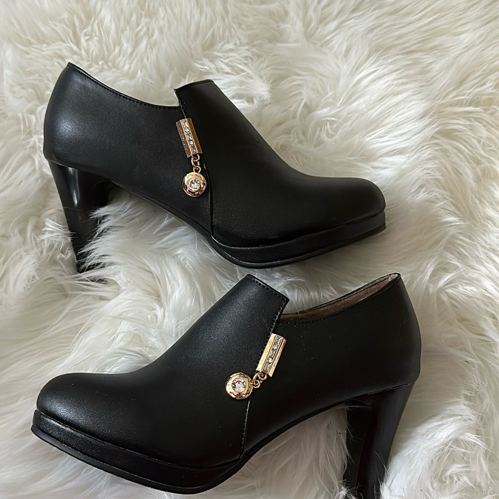 SOLD Ankle boots